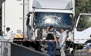 Policía de Niza acusa al gobierno de presiones tras el atentado