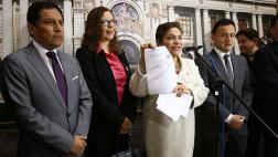 Luz Salgado inscribe candidatura a Mesa Directiva del Congreso