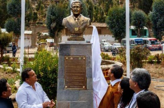 Somos libres: presidentes de mármol, bronce y concreto