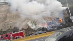 Barranco: controlan incendio en acantilado de la Costa Verde