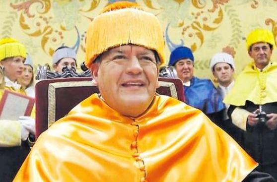 Editorial: Doctorado en ética