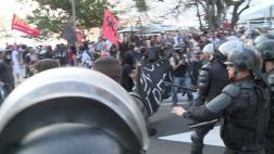 Policía dispersó con gases manifestación contra fuego olímpico