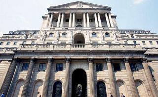 Banco de Inglaterra recorta tasas por primera vez desde 2009