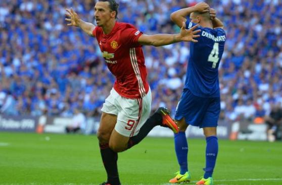 Manchester United ganó la Community Shield con gol de Zlatan