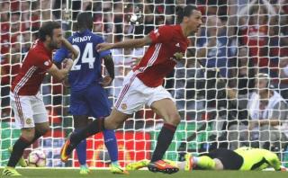 Con este polémico gol Zlatan le dio título al United [VIDEO]