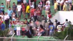Familia de espectador que cayó de tribuna denunciará a PNP