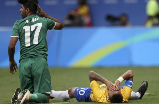 La decepción de Neymar y todo Brasil tras empate ante Iraq