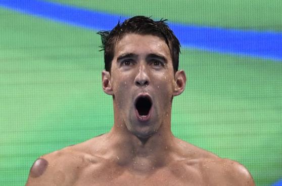 Michael Phelps y su celebración por presea de oro en Río 2016