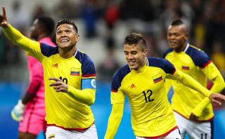 Colombia ganó 2-0 a Nigeria y ambos pasan a cuartos de final