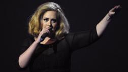 Adele quedó impactada con voz de fan que invitó al escenario