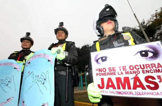 #NiUnaMenos: policía participó así en la marcha multitudinaria