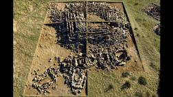 Hallan en Kazajistán un antiguo mausoleo en forma de pirámide