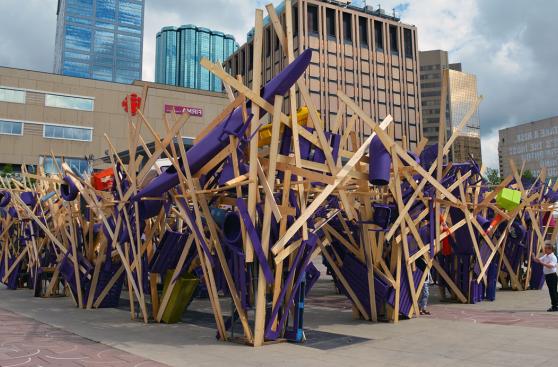 La original obra que reflexiona sobre la autoconstrucción