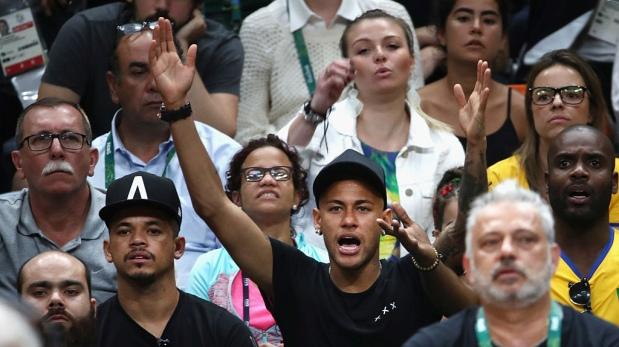 Neymar alienta a selección de vóley que busca oro en Río 2016