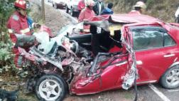 Ocho personas muertas tras choque frontal en vía Arequipa-Puno