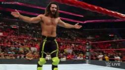WWE: Seth Rollins venció a Sami Zayn en el Monday Night Raw