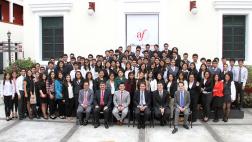 Pronabec dio becas a 97 estudiantes en universidades francesas