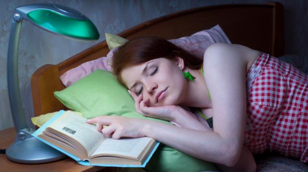¿Por qué me duermo cuando leo y qué puedo hacer para evitarlo?