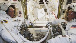 NASA: astronautas cumplen con éxito caminata espacial en la ISS