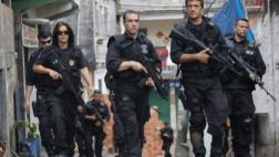 Brasil: Tiroteo entre policías y criminales deja 5 muertos