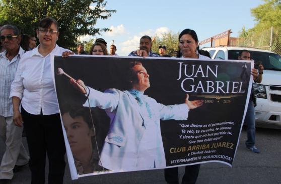 Juan Gabriel: Ciudad Juárez recibe las cenizas [FOTOS]