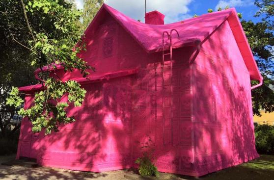 No creerás de qué está cubierta esta singular casa