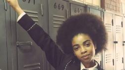 La niña que lucha contra colegio que obliga alisarse el cabello