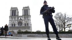 Policía halla auto con balones de gas cerca a catedral de París