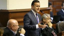 Richard Acuña: Aún no decidimos si aprobaremos las facultades