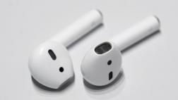 Apple: Tim Cook defiende los nuevos audífonos inalámbricos