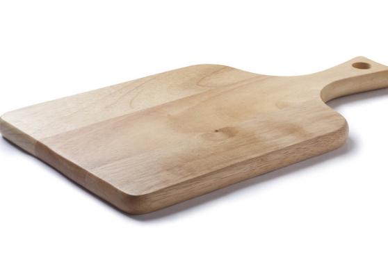 Esta es la forma más efectiva de limpiar las tablas de picar