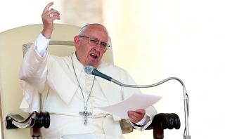 Papa: Sustituir a Dios por la riqueza es como hacer un autogol