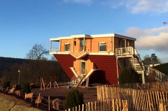 Esta casa “de cabeza” en Alemania está en boca de todos