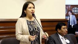 Yeni Vilcatoma denunció a Becerril ante la Comisión de Ética