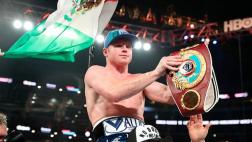 'Canelo' Álvarez noqueó a Smith y ganó título superwelter OMB