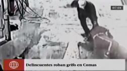 Comas: delincuente arrastró a trabajadora para robar en grifo