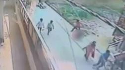 India: Mujer fue apuñalada más de 20 veces en plena calle