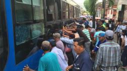 Iquitos: bus de la Fuerza Armada atropelló a policía motorizado