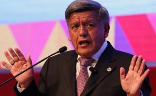 César Acuña en contra de fallo que permite reducción de sueldos