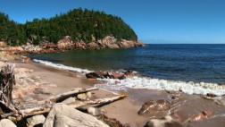 ¿Por qué esta isla en Canadá está ofreciendo trabajo y tierras?