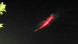 Guatemala informa sobre formación de río de lava en volcán