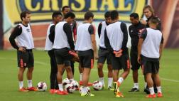 Perú: Ricardo Gareca trabajó la defensa con convocados locales