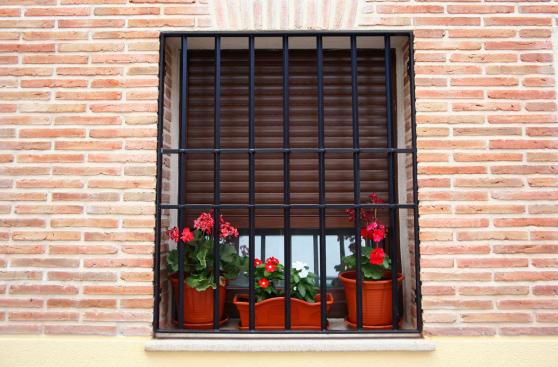 Repara las rejas oxidadas de tu casa en cuatro pasos