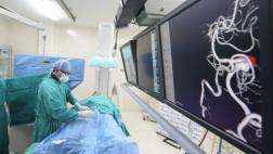 Essalud busca 67 médicos especialistas para trabajar en el país