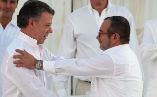 Las FARC felicitan a Santos por el premio de Nobel de la Paz