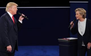 Clinton y Trump cantan a “Olvídame y pega la vuelta” en parodia