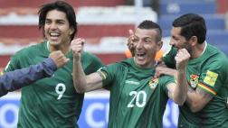 Escobar anotó un golazo a Ecuador luego de hacer caer a defensa