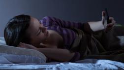 Cómo combatir círculo de no poder dormir y revisar el celular