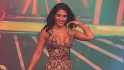 "Combate": Vania Bludau vuelve e impacta con su belleza