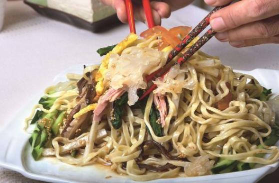 Presentarán libro con 50 recetas para saborear Okinawa